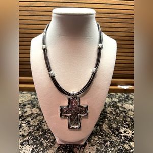 Cross necklace with 2.5 inch extender.